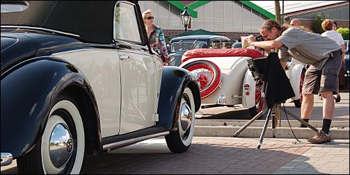 Bodo P. Schmitz photographing Body work Hebmüller (Visit Claus Missing)